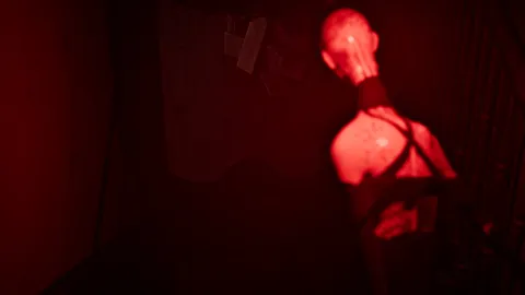 Broken Lore : FOLLOW screenshot